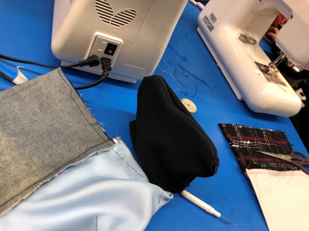 Nähen 1 – Copyright Cynthia Bohner-Vloet